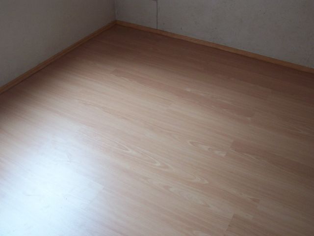 Piso Laminado Terminado.